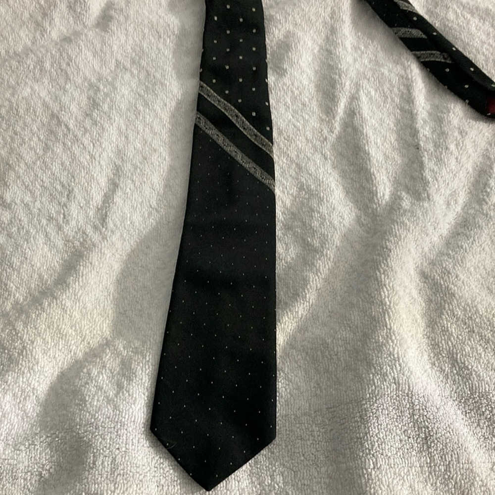 Classic Black and Gray Silk Tie with Subtle Stripes